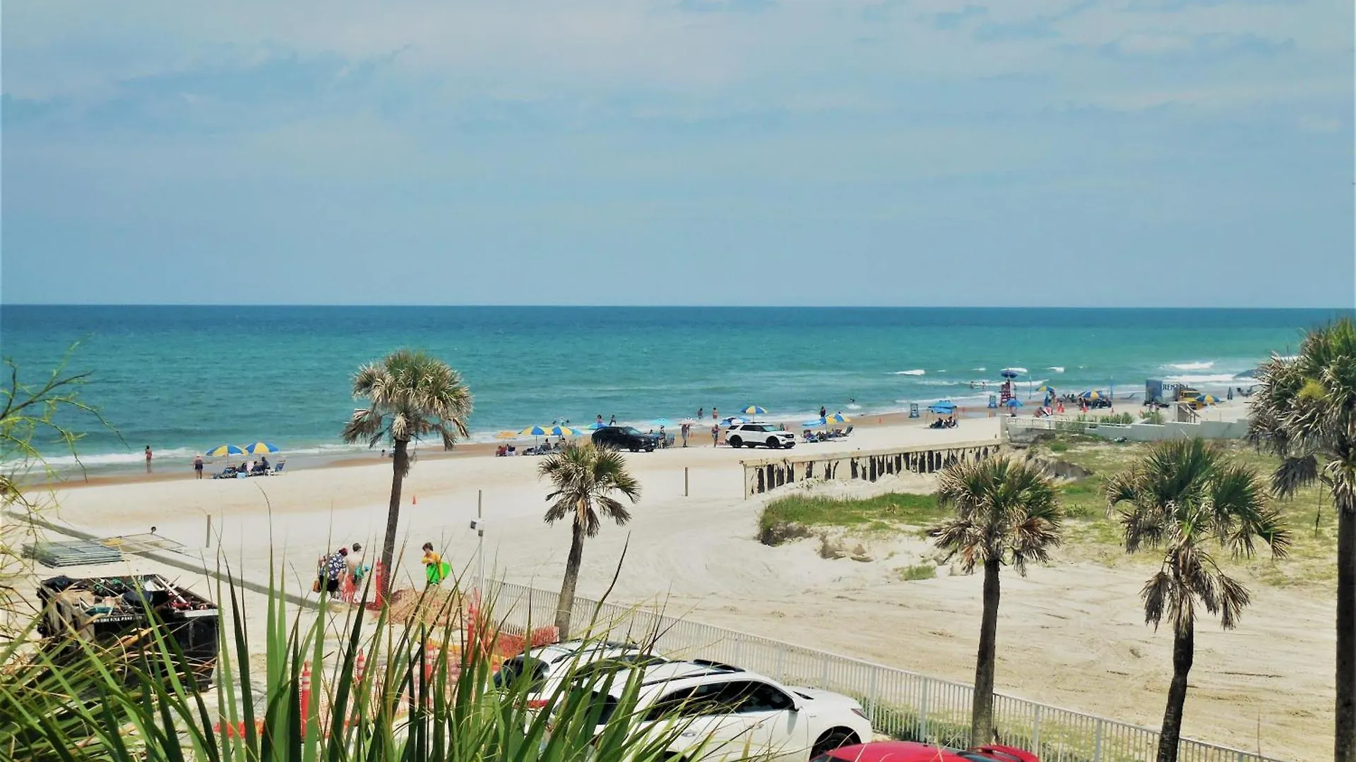 Beachside Bliss Ocean Views & Endless Fun Daytona Beach! Apartment