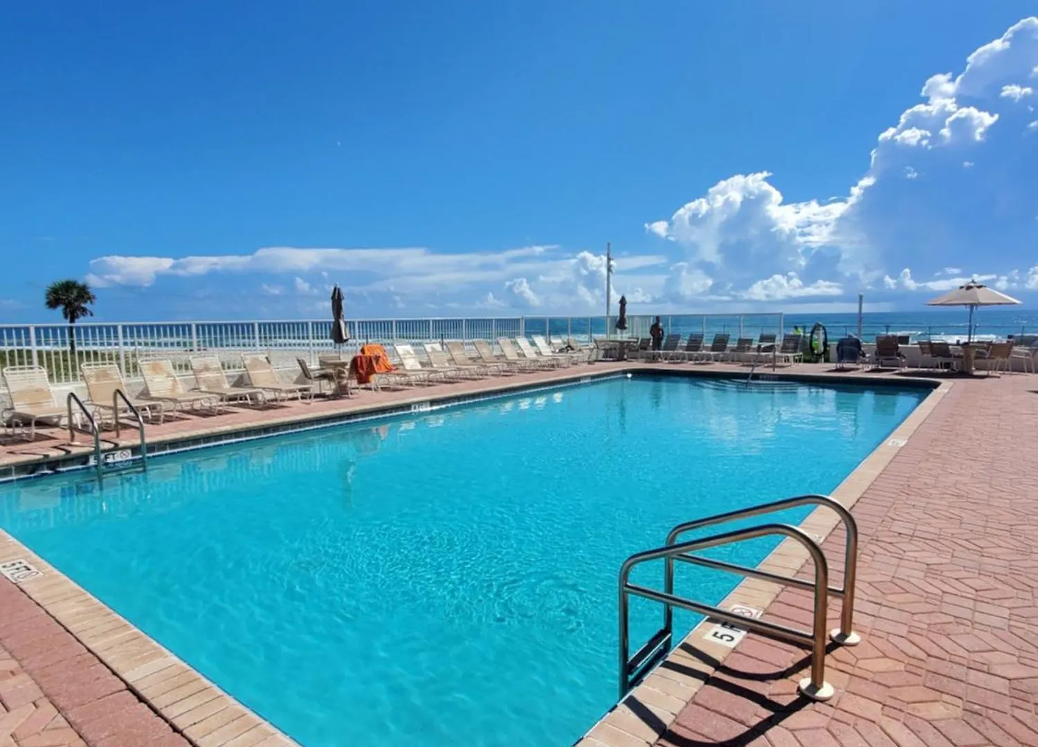 Beachside Bliss Ocean Views & Endless Fun Daytona Beach!
